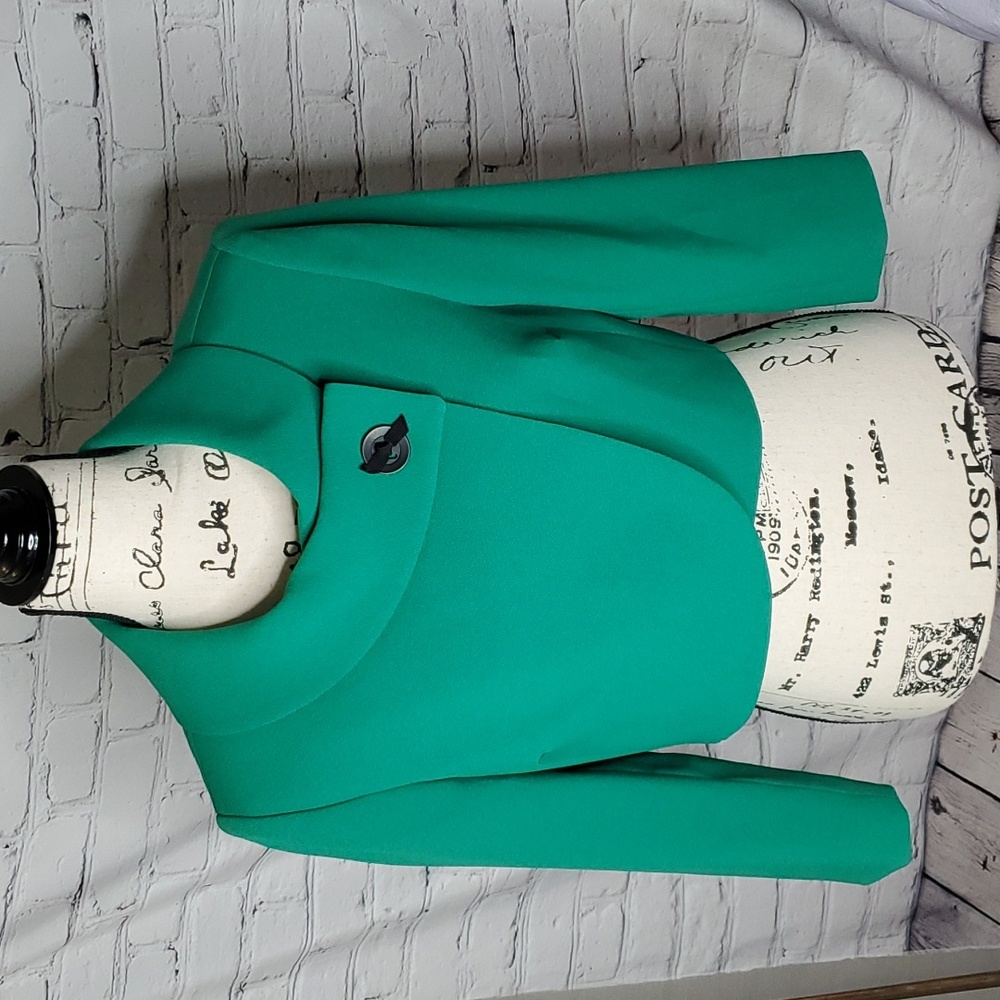 Tahari Green Cropped Blazer Size 6
